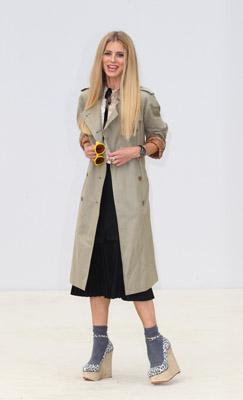 Sienna Miller, Anna Wintour, Poppy Delevigne y otras famosas en el desfile de Burberry Prorsum en Londres