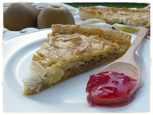 Quiche de cebolla al Pedro Xímez con manzana reineta y queso de cabra Quiche de cebolla al Pedro Xímez con manzana reineta y queso de cabra