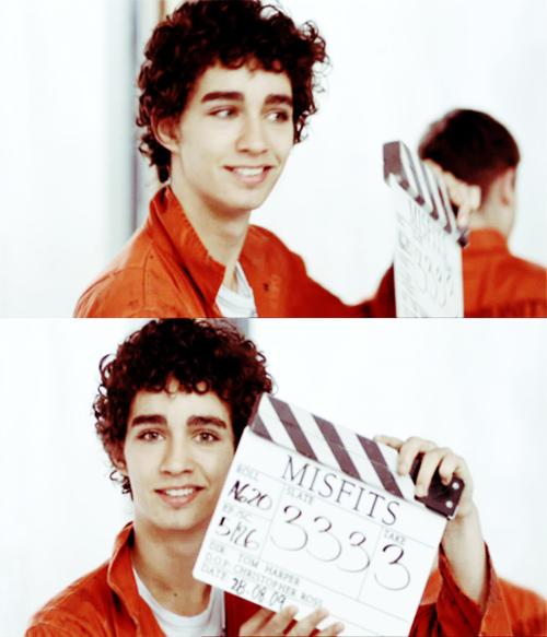 Robert Sheehan