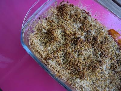 Crumble de nectarinas ciruelas y azahar Crumble de nectarinas ciruelas y azahar