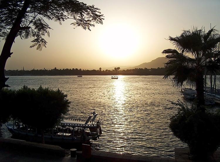 Vista del ocaso sobre el río Nilo, Egipto