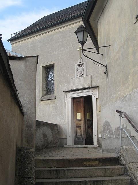 CALLEJEANDO EN SALZBURGO : SCHLOSS MIRABELL, MAKARPLATZ Y KAPUZINERBERG