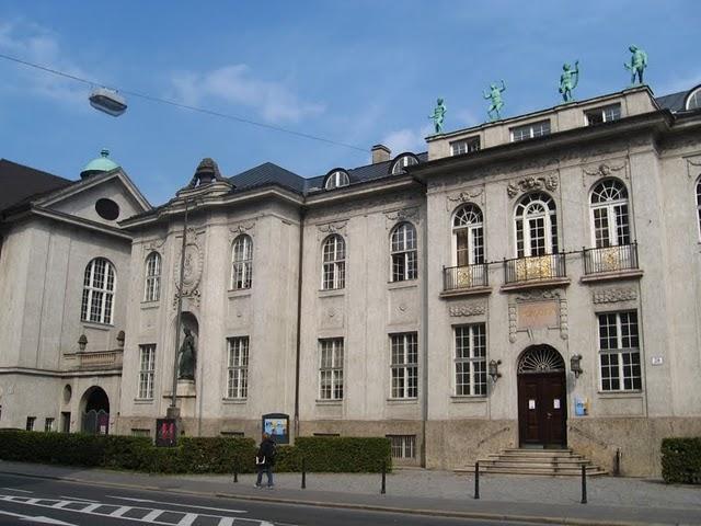 CALLEJEANDO EN SALZBURGO : SCHLOSS MIRABELL, MAKARPLATZ Y KAPUZINERBERG