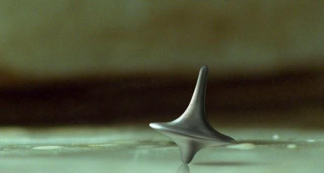 Manos renaciendo de las cenizas Manos renaciendo de las cenizas