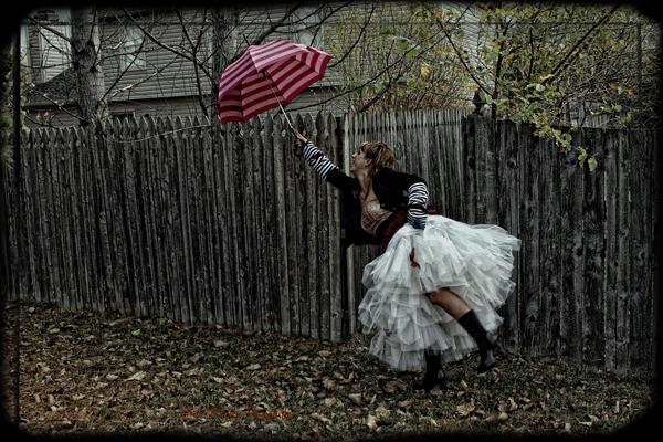 Manos renaciendo de las cenizas Manos renaciendo de las cenizas