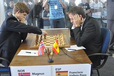 Paco Vallejo derrota a  Magnus Carlsen R3 Grand Slam Sao Paulo - Bilbao 2011