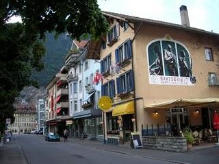 ”Hostal Viaje a Suiza (II)