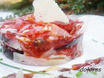 Mil hojas de higos, jamón y queso con mermelada especiada Mil hojas de higos, jamón y queso con mermelada especiada