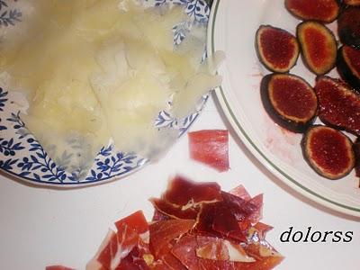 Mil hojas de higos, jamón y queso con mermelada especiada Mil hojas de higos, jamón y queso con mermelada especiada