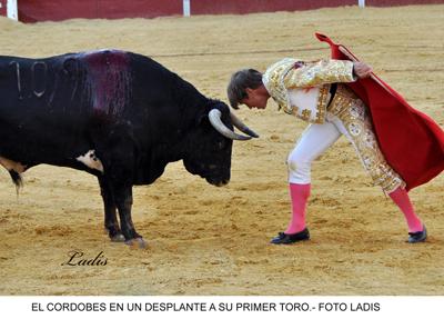 CORRIDA DE TOROS EN AGUILAR DE LA FRONTERA:   HISTÓRICA CORRIDA TRIUNFAL EN LA PLAZA OCHAVADA