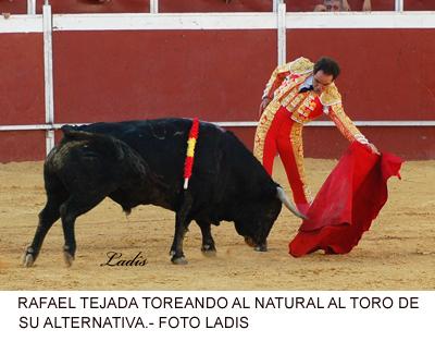 CORRIDA DE TOROS EN AGUILAR DE LA FRONTERA:   HISTÓRICA CORRIDA TRIUNFAL EN LA PLAZA OCHAVADA