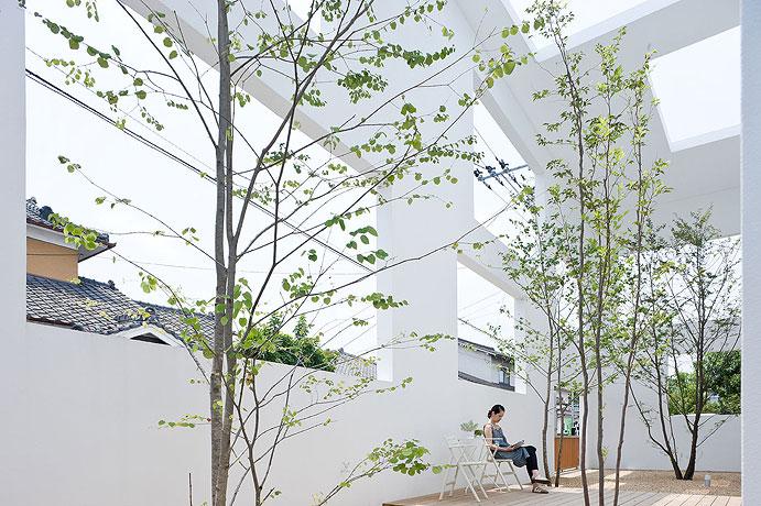 Casa N en Oita: Sou Fujimoto. Una Matrioshka Espacial Casa N en Oita: Sou Fujimoto. Una Matrioshka Espacial
