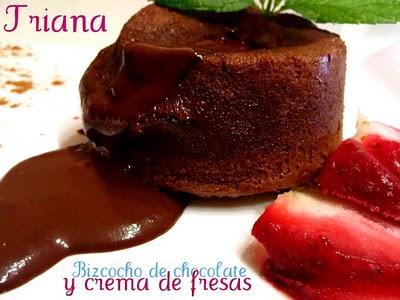 Bizcocho de chocolate relleno de crema de fresas