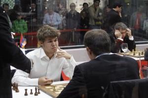 Carlsen Vence a Vallejo y se acerca al lider R8 Grand Slam Sao Paulo - Bilbao 2011