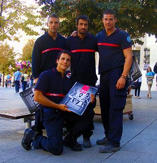 El calendario solidario de los bomberos de Zaragoza