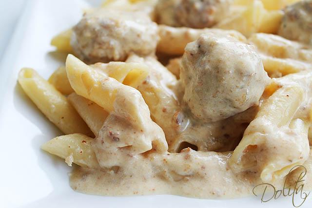 MACARRONES CON ALBONDIGAS SUECAS MACARRONES CON ALBONDIGAS SUECAS