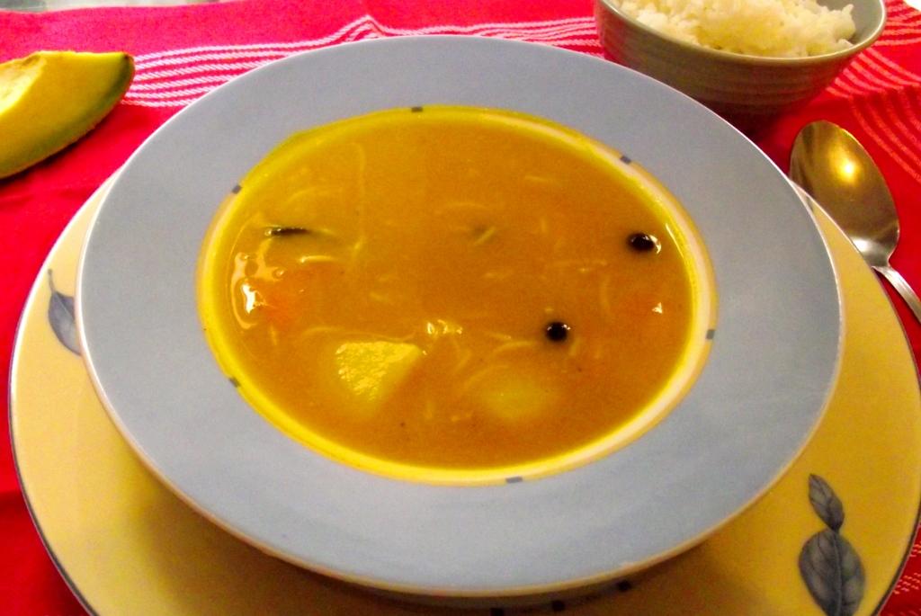 Sopa de pollo. Estilo tradicional.