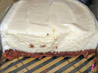 Mousse de Maracuyá con Base de Cheescake Mousse de Maracuyá con Base de Cheescake