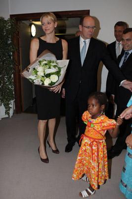 Charlene de Mónaco en una gala humanitaria en Montecarlo. Analizamos su look Charlene de Mónaco en una gala humanitaria en Montecarlo. Analizamos su look