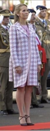 La Infanta Elena eligió para el Día de la Hispanidad el mismo conjunto que llevó a la boda de la Infanta Cristina
