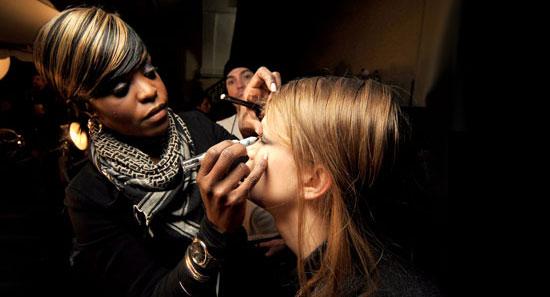 La famosa maquilladora Uzo, mano derecha de François Nars La famosa maquilladora Uzo, mano derecha de François Nars