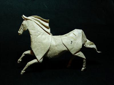 Emre Ayaroğlu: origami extremo