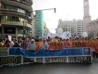 Decenas de miles de 'indignados' claman en Valencia por un cambio global