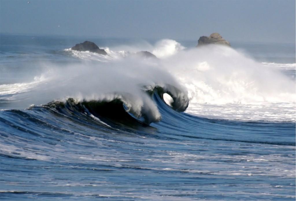 Singularidades en fluidos: ¿cómo rompen las olas?