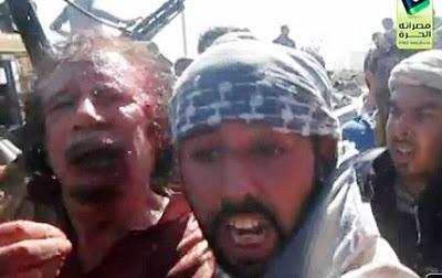 Video: Ultimos Minutos de Vida del Muammar Gadhafi Video: Ultimos Minutos de Vida del Muammar Gadhafi