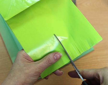 cortando-bolsa-escoba-2 Bolsa-escobas