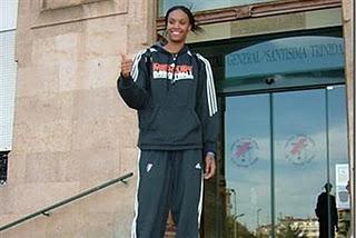 Bonner y Pascua se ponen las botas en Las Palmas (55-83) Bonner y Pascua se ponen las botas en Las Palmas (55-83)