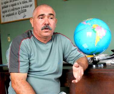 «El imperialismo, ni aprende, ni enseña nada bueno» 20111026131211-evelio-rbv-18.jpg