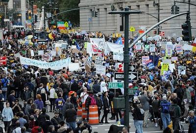 La mitad de estadounidenses apoya planteamientos de Ocupa Wall Street