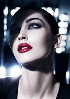¿Os gustan los labios rojos? Tendencias en maquillaje Otoño-Invierno 2011-2012 ¿Os gustan los labios rojos? Tendencias en maquillaje Otoño-Invierno 2011-2012