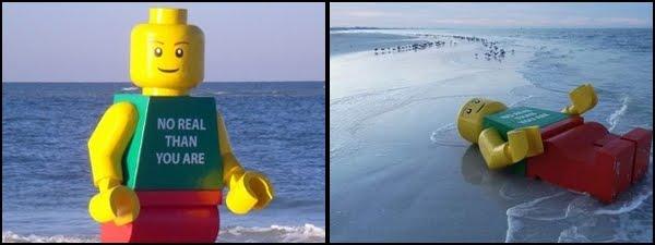 Aparece un `hombre´ Lego gigante en una playa de Florida . Aparece un `hombre´ Lego gigante en una playa de Florida .