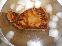 Ensalada de tataki de atún y granada Ensalada de tataki de atún y granada