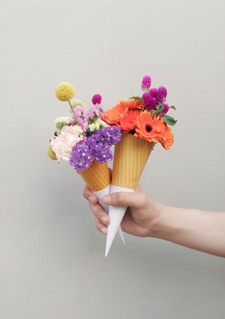 FLORES EN RECIPIENTES PARA HELADOS