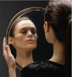 MIRÁNDONOS EN EL ESPEJO MIRÁNDONOS EN EL ESPEJO