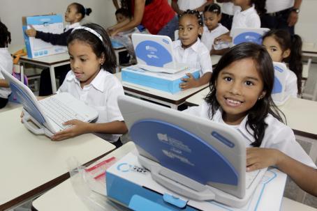 6 mil 665 computadoras Canaima se han entregado este año escolar en Nueva Esparta 6 mil 665 computadoras Canaima se han entregado este año escolar en Nueva Esparta