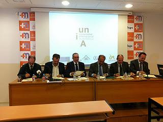El Colegio de Médicos de Málaga y la UNIA firman un convenio para impulsar la formación de los facultativos colegiados