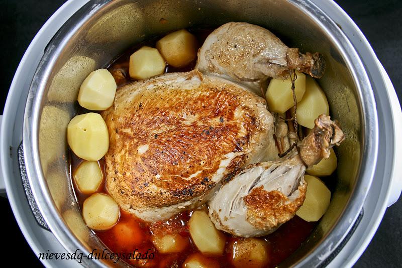POLLO ENTERO ASADO EN OLLA PROGRAMABLE POLLO ENTERO ASADO EN OLLA PROGRAMABLE