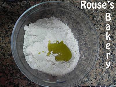 Stromboli con salchichón y pimiento. Stromboli con salchichón y pimiento.