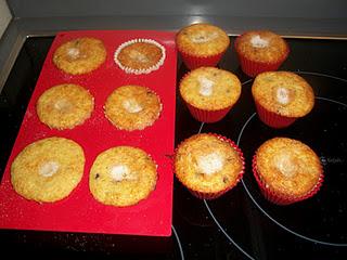 MAGDALENAS CON PEPITAS DE CHOCOLATE MAGDALENAS CON PEPITAS DE CHOCOLATE