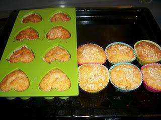 MAGDALENAS CON PEPITAS DE CHOCOLATE MAGDALENAS CON PEPITAS DE CHOCOLATE