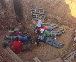 El PSOE de Chillón considera “lamentable” que el PP de Almadén utilice la memoria de los 9 fusilados en El Contadero para ganar votos El PSOE de Chillón considera “lamentable” que el PP de Almadén utilice la memoria de los 9 fusilados en El Contadero para ganar votos