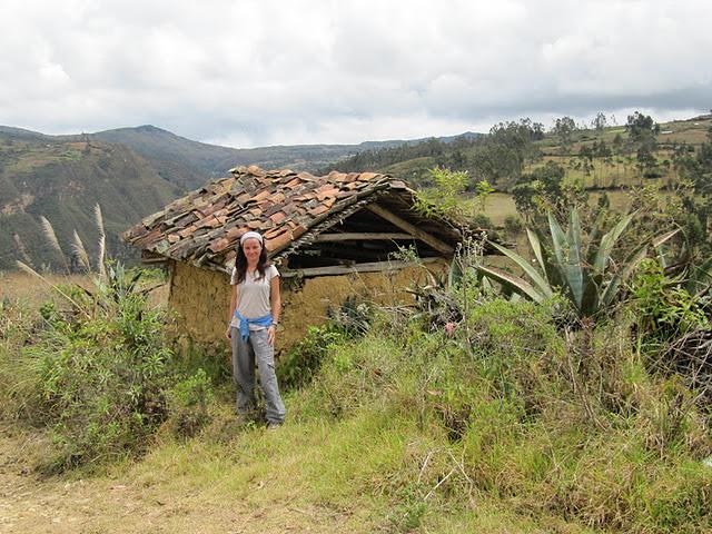HACIA LOS SARCOFAGOS DE KARAJIA Y LOS PUEBLOS DE COLMATA, SHIPATA Y MOLINO HACIA LOS SARCOFAGOS DE KARAJIA Y LOS PUEBLOS DE COLMATA, SHIPATA Y MOLINO