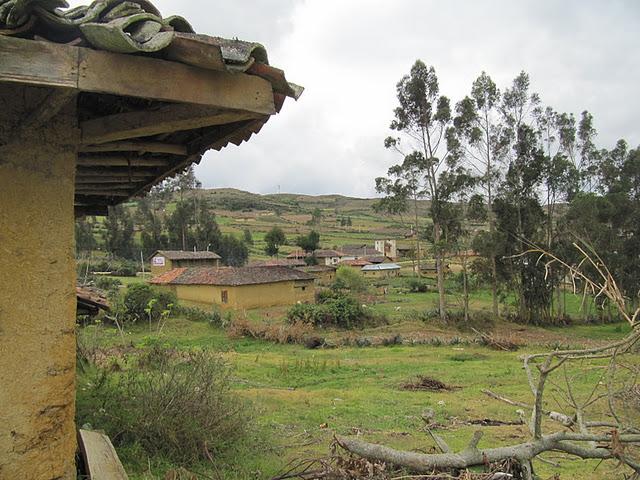 HACIA LOS SARCOFAGOS DE KARAJIA Y LOS PUEBLOS DE COLMATA, SHIPATA Y MOLINO HACIA LOS SARCOFAGOS DE KARAJIA Y LOS PUEBLOS DE COLMATA, SHIPATA Y MOLINO