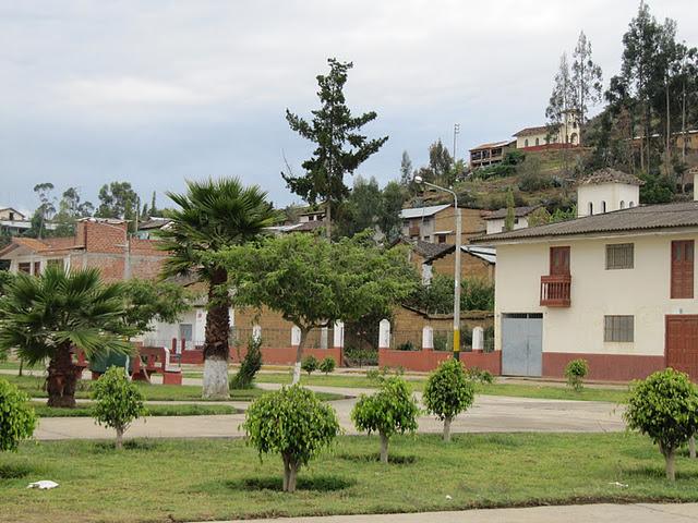 HACIA LOS SARCOFAGOS DE KARAJIA Y LOS PUEBLOS DE COLMATA, SHIPATA Y MOLINO HACIA LOS SARCOFAGOS DE KARAJIA Y LOS PUEBLOS DE COLMATA, SHIPATA Y MOLINO