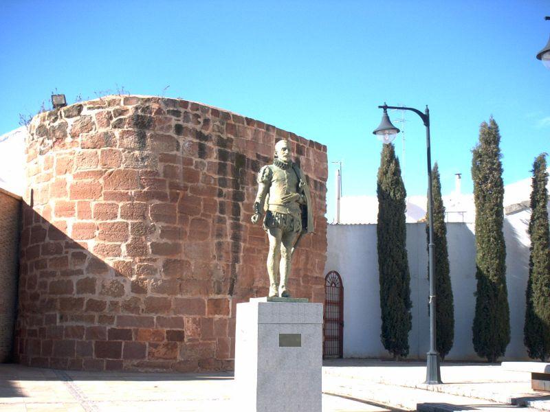 La torre junto a Cervantes. Alcázar de San Juan, Ciudad Real.