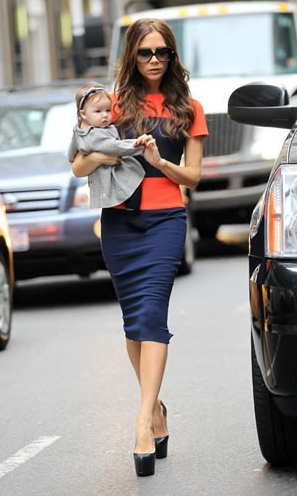 Looks: Victoria Beckham y Harper Looks: Victoria Beckham y Harper